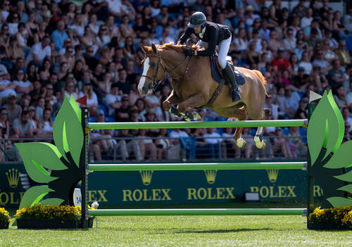 Kevin Staut (FRA) with Geisha De Riverland in the 2nd Qualifier Rolex Grand Prix