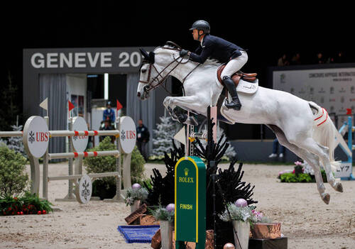 Kent Farrington (USA) in competition with Greya in the Prix Swiss Wine Genève