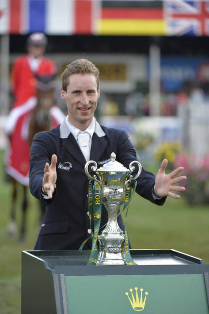 Pieter Devos mit der Rolex Grand Slam Trophy.